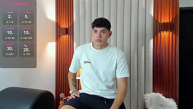 Snapshot of Justin_mack chatting on December 4, 2025, 7:22 pm Justin mack online show from December 4, 2025, 7:22 pm