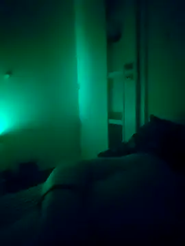 bouraktom6 online show from October 18, 2025, 4:37 am