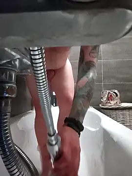 bouraktom6 online show from October 31, 2025, 8:43 pm