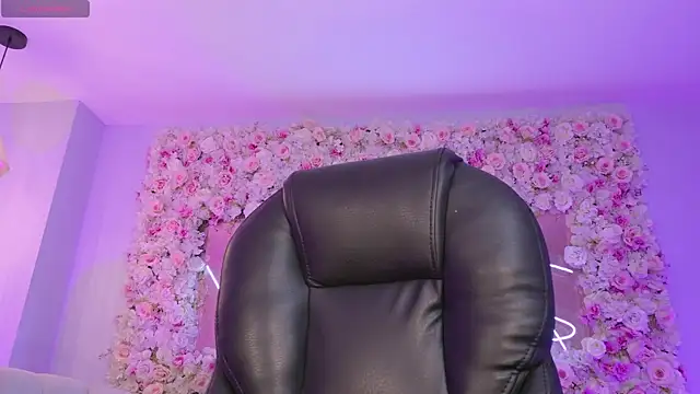 Snapshot of AmaiaHaywood chatting on December 4, 2025, 5:39 am AmaiaHaywood online show from December 4, 2025, 5:39 am