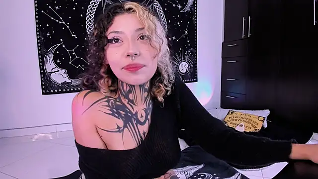 Snapshot of hazellwitch chatting on March 11, 2025, 1:45 pm hazellwitch online show from March 11, 2025, 1:45 pm