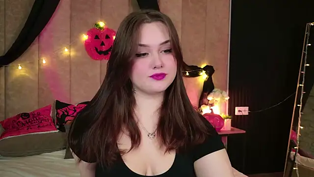 Kendra Parlow online show from October 20, 2025, 8:53 pm