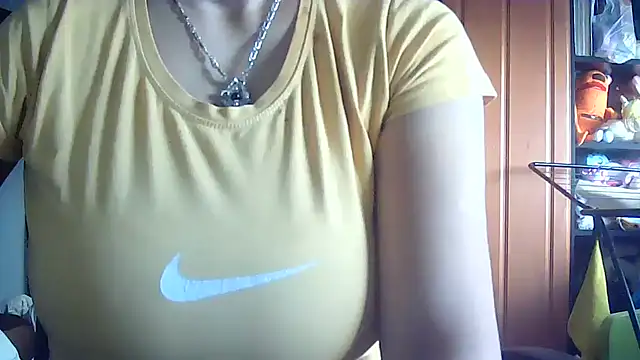 Snapshot of Cicamica12 chatting on November 19, 2025, 8:25 am Cicamica12 online show from November 19, 2025, 8:25 am