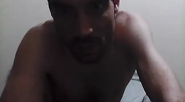 Snapshot of beatle666 chatting on February 17, 2025, 5:04 am beatle666 online show from February 17, 2025, 5:04 am