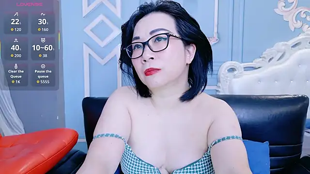 Snapshot of LucianaMe chatting on March 27, 2026, 8:26 am LucianaMe online show from March 27, 2026, 8:26 am