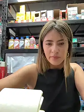 Snapshot of Andrea18_blonde chatting on January 7, 2026, 5:26 pm Andrea18 blonde online show from January 7, 2026, 5:26 pm