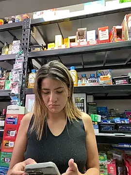 Snapshot of Andrea18_blonde chatting on February 19, 2026, 2:57 pm Andrea18 blonde online show from February 19, 2026, 2:57 pm