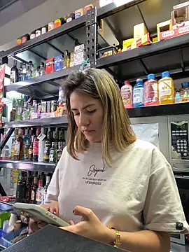 Snapshot of Andrea18_blonde chatting on February 20, 2026, 5:24 pm Andrea18 blonde online show from February 20, 2026, 5:24 pm