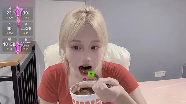 Snapshot of xunian71O chatting on October 1, 2025, 9:32 pm xunian71O online show from October 1, 2025, 9:32 pm