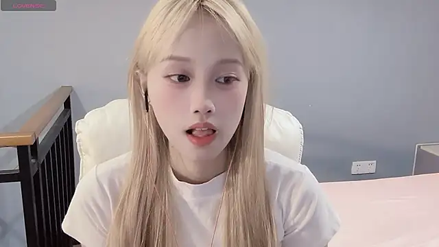 Snapshot of xunian71O chatting on October 14, 2025, 9:59 pm xunian71O online show from October 14, 2025, 9:59 pm