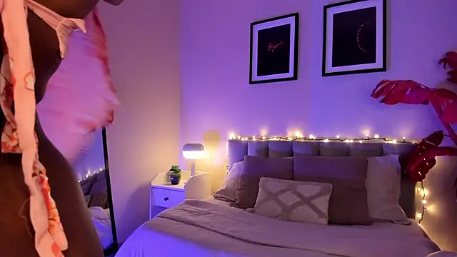 Snapshot of Gigi_Strawberry chatting on January 14, 2026, 4:40 am Gigi Strawberry online show from January 14, 2026, 4:40 am