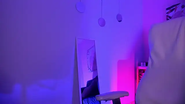 Snapshot of Gigi_Strawberry chatting on February 8, 2026, 12:58 am Gigi Strawberry online show from February 8, 2026, 12:58 am