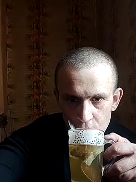 Snapshot of alex_brow_n chatting on February 13, 2025, 10:23 am alex brow n online show from February 13, 2025, 10:23 am