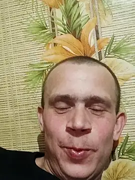Snapshot of alex_brow_n chatting on February 13, 2025, 7:42 pm alex brow n online show from February 13, 2025, 7:42 pm