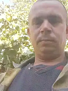 Snapshot of alex_brow_n chatting on September 14, 2025, 7:18 am alex brow n online show from September 14, 2025, 7:18 am