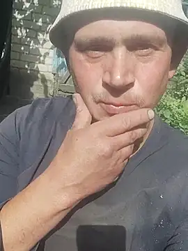 Snapshot of alex_brow_n chatting on September 17, 2025, 11:23 am alex brow n online show from September 17, 2025, 11:23 am