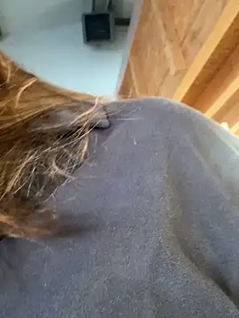 Snapshot of Lars-Lola chatting on November 30, 2025, 11:47 am Lars-Lola online show from November 30, 2025, 11:47 am