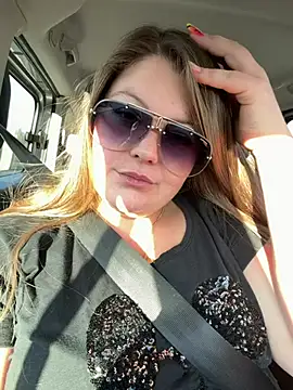 Snapshot of Lars-Lola chatting on March 5, 2026, 3:30 pm Lars-Lola online show from March 5, 2026, 3:30 pm