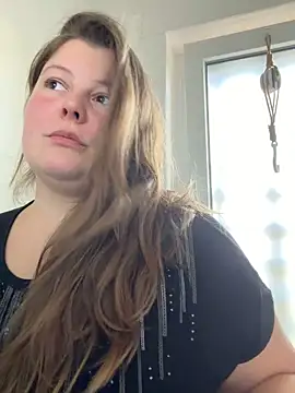 Snapshot of Lars-Lola chatting on March 15, 2026, 2:01 pm Lars-Lola online show from March 15, 2026, 2:01 pm