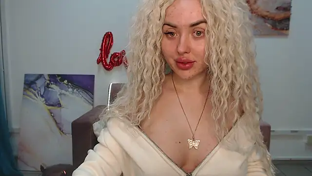 Snapshot of MissisCaty chatting on February 8, 2025, 3:41 am MissisCaty online show from February 8, 2025, 3:41 am