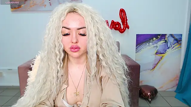 Snapshot of MissisCaty chatting on February 18, 2025, 10:47 pm MissisCaty online show from February 18, 2025, 10:47 pm