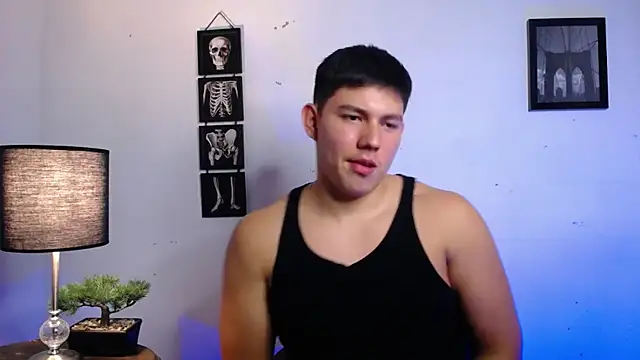 JamesCr  online show from November 7, 2025, 2:55 am