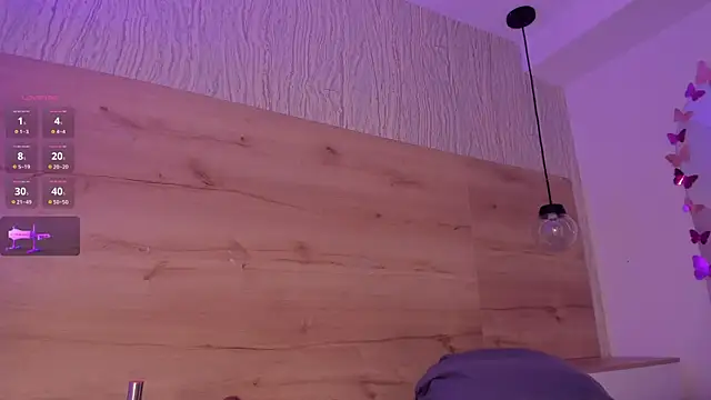 Snapshot of bella_lovers_ chatting on March 18, 2025, 3:42 pm bella lovers online show from March 18, 2025, 3:42 pm