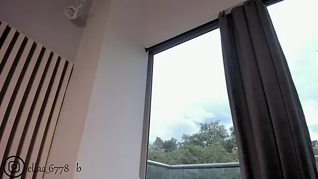 Snapshot of bella_lovers_ chatting on September 15, 2025, 12:27 pm bella lovers online show from September 15, 2025, 12:27 pm