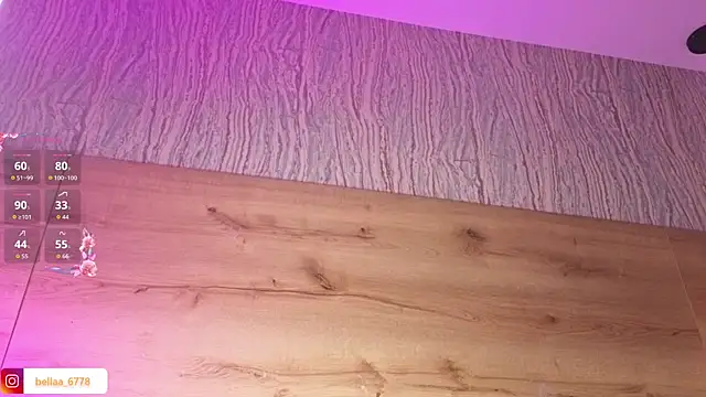 Snapshot of bella_lovers_ chatting on November 11, 2025, 2:55 am bella lovers online show from November 11, 2025, 2:55 am