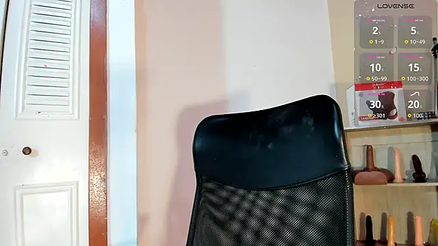 Snapshot of Violetta_0 chatting on January 7, 2026, 1:24 pm Violetta 0 online show from January 7, 2026, 1:24 pm