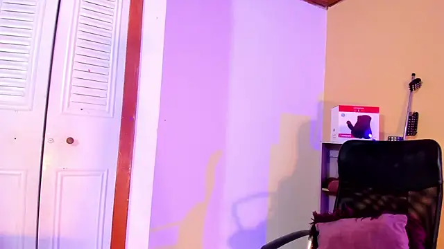 Snapshot of Violetta_0 chatting on January 17, 2026, 1:38 pm Violetta 0 online show from January 17, 2026, 1:38 pm