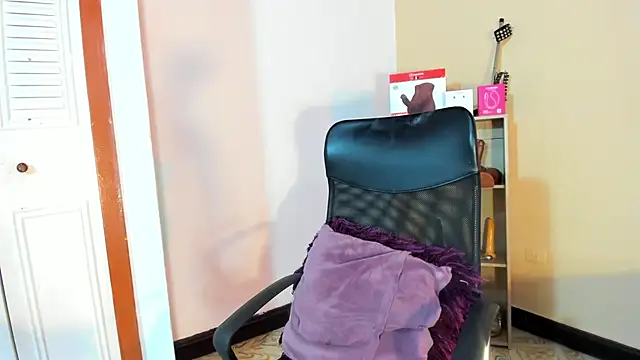 Snapshot of Violetta_0 chatting on February 12, 2026, 2:12 pm Violetta 0 online show from February 12, 2026, 2:12 pm