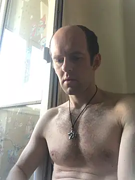 LynnAhNight online show from June 30, 2026, 3:51 am