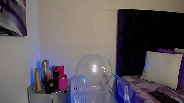 Snapshot of GochitaWild chatting on September 22, 2025, 8:11 pm GochitaWild online show from September 22, 2025, 8:11 pm