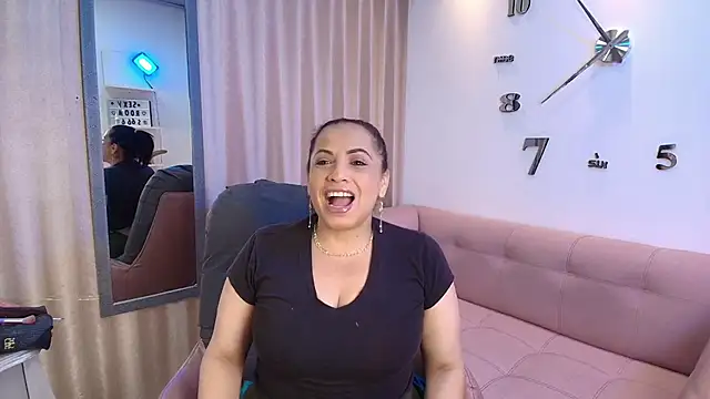 Snapshot of GochitaWild chatting on November 9, 2025, 1:31 pm GochitaWild online show from November 9, 2025, 1:31 pm