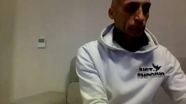 ANGELSANTAMARIA- online show from November 16, 2025, 6:57 pm