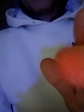 ANGELSANTAMARIA- online show from November 30, 2025, 6:01 pm