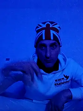 ANGELSANTAMARIA- online show from December 1, 2025, 8:14 pm