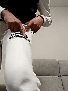 ANGELSANTAMARIA- online show from December 3, 2025, 4:27 pm