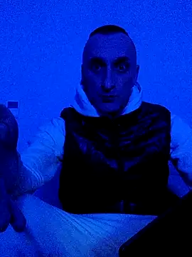 ANGELSANTAMARIA- online show from December 4, 2025, 4:33 am