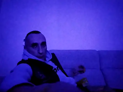 ANGELSANTAMARIA- online show from December 13, 2025, 7:53 pm