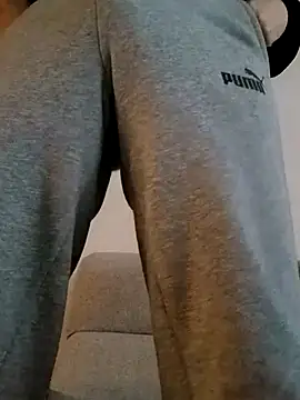 ANGELSANTAMARIA- online show from December 16, 2025, 1:05 pm