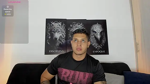 Snapshot of JohanSmith chatting on October 2, 2025, 2:07 am JohanSmith online show from October 2, 2025, 2:07 am