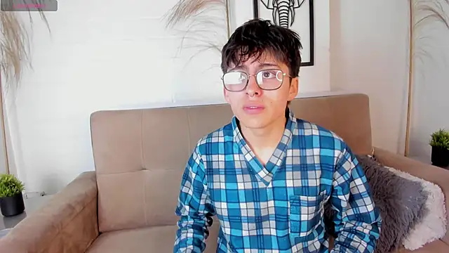 PepperTwink online show from March 13, 2025, 1:07 pm