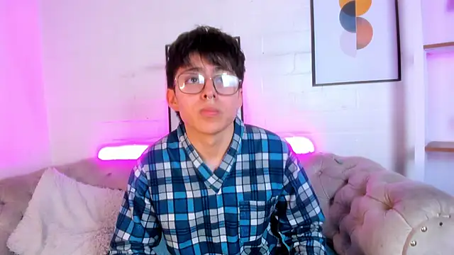 PepperTwink online show from March 14, 2025, 1:13 pm