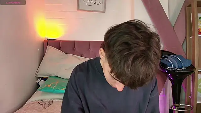 PepperTwink online show from November 17, 2025, 4:46 pm