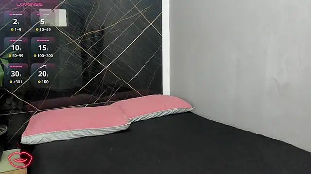 maddie 18 online show from March 10, 2025, 11:53 am