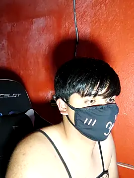 Snapshot of LuisA_Femm chatting on February 20, 2025, 5:55 am LuisA Femm online show from February 20, 2025, 5:55 am