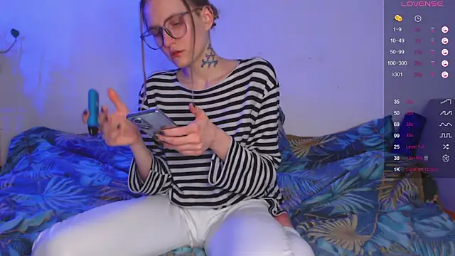 Miss lionheart online show from March 4, 2025, 5:42 am