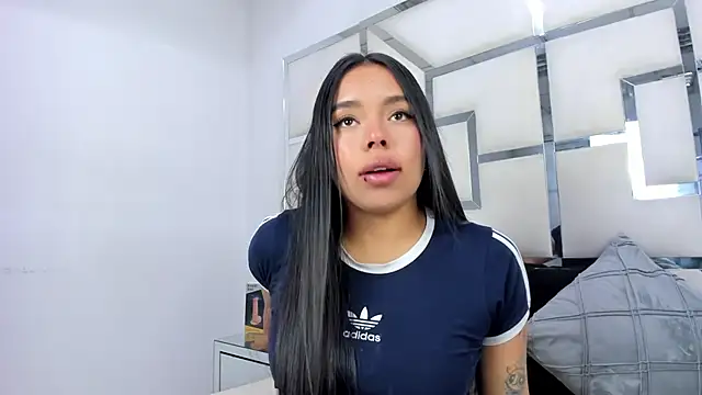 ZoeWan69 online show from January 15, 2026, 11:59 am